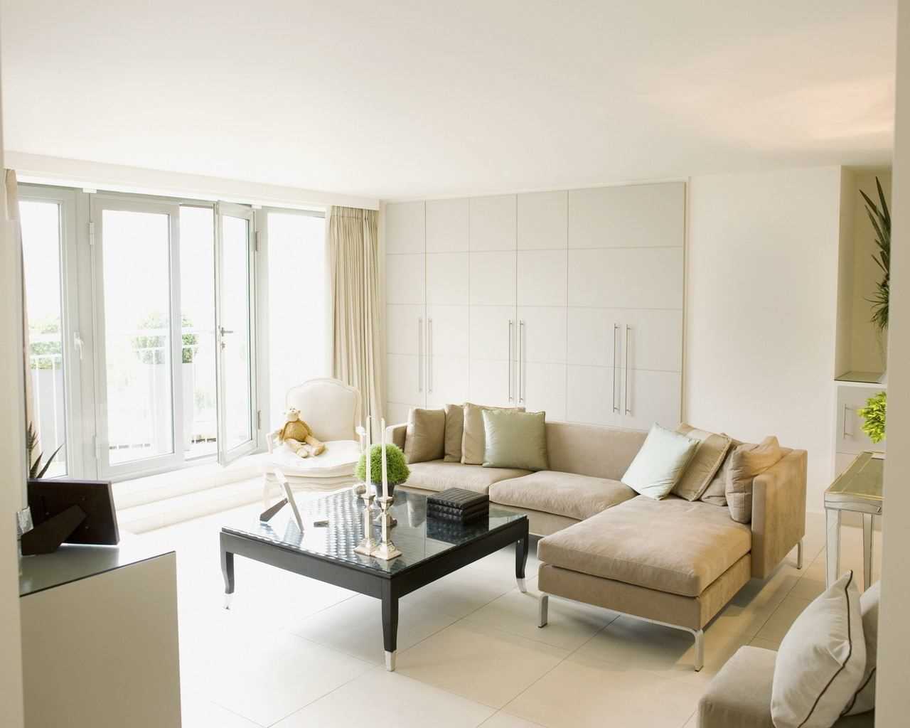 variant of an interesting combination of beige in the style of the apartment