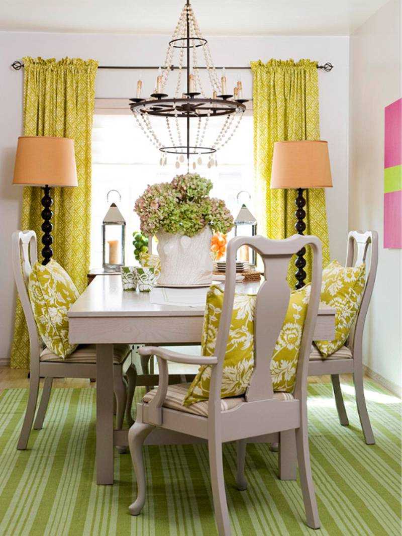 the option of using green in a bright room decor