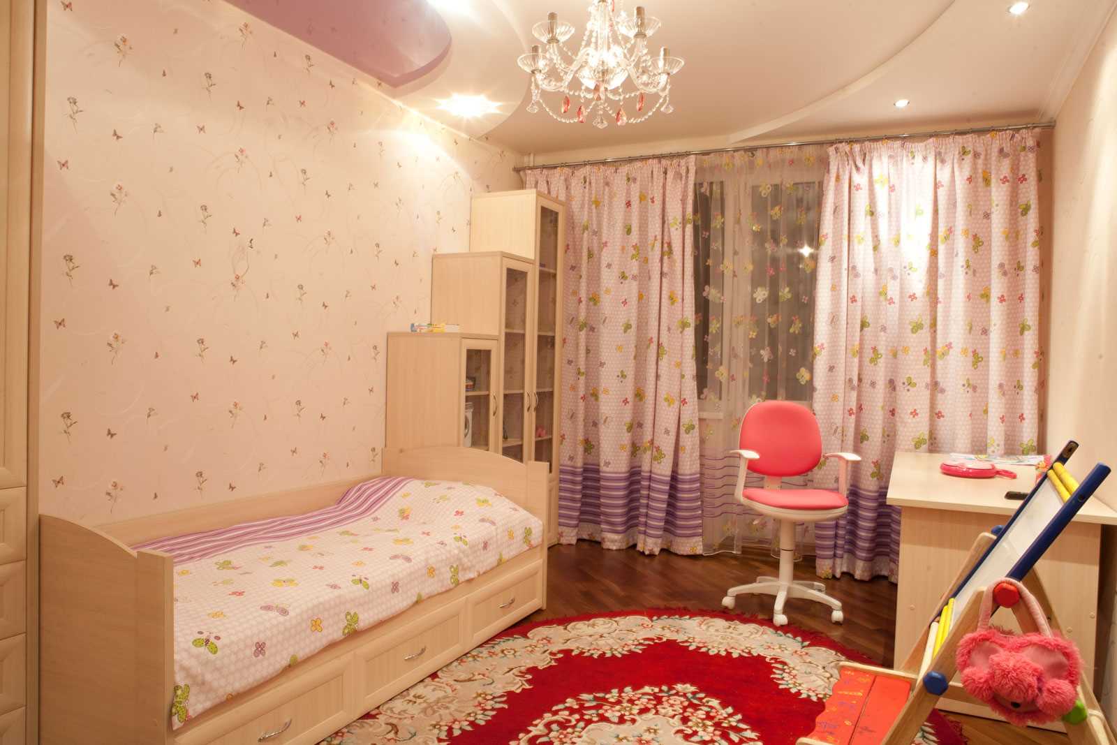 l'idée d'un design lumineux d'une chambre d'enfants pour une fille de 12 m²