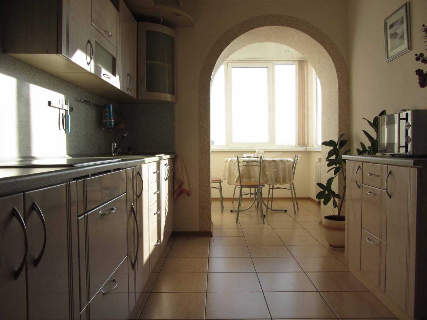 opcija prekrasnog interijera kuhinje 9 m²