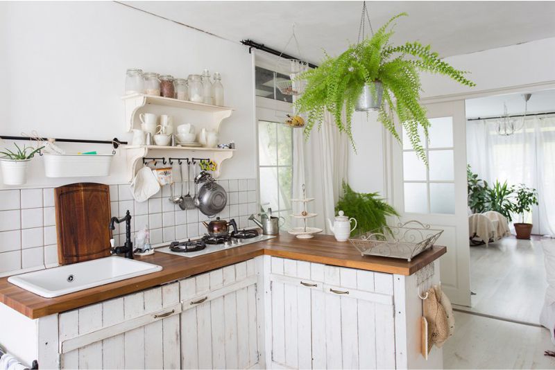 colore bianco nella cucina di campagna