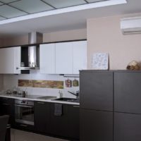 design della cucina con condotto di ventilazione