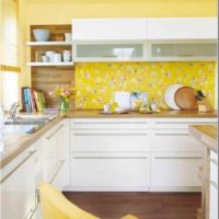 the idea of ​​using an unusual yellow color in the interior of the apartment photo