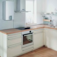 variante di un interno luminoso della cucina con una foto di colonna di gas