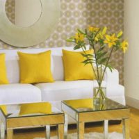 idea of ​​using unusual yellow color in room decor photo