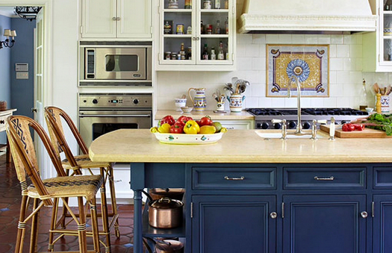 plava boja u kuhinji provenijencije