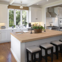 Art Nouveau kitchen with breakfast bar