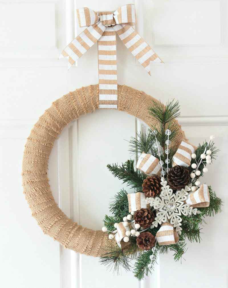 the idea of ​​using a beautiful DIY Christmas wreath design