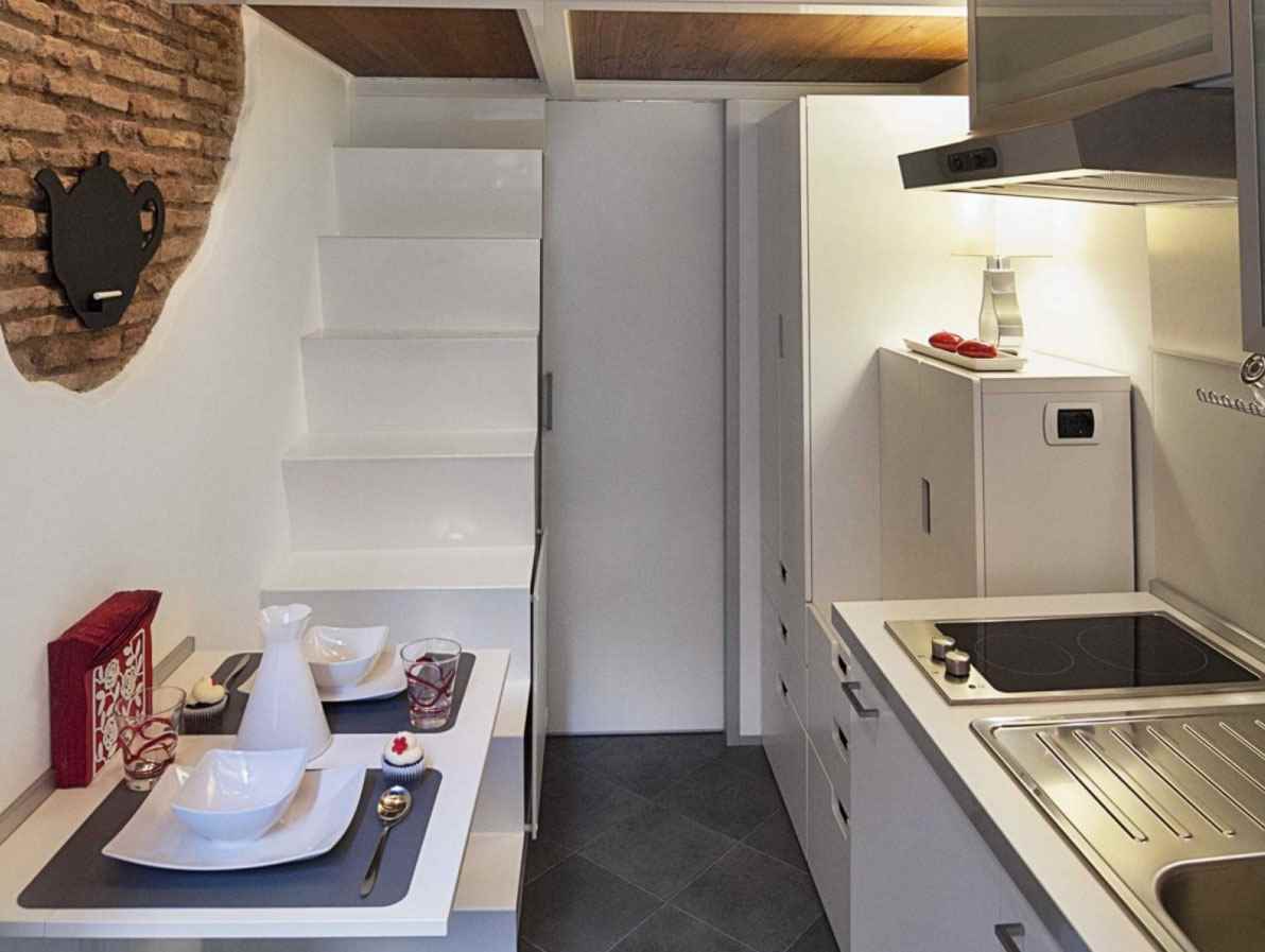 variante di un bellissimo arredamento cucina 7 mq