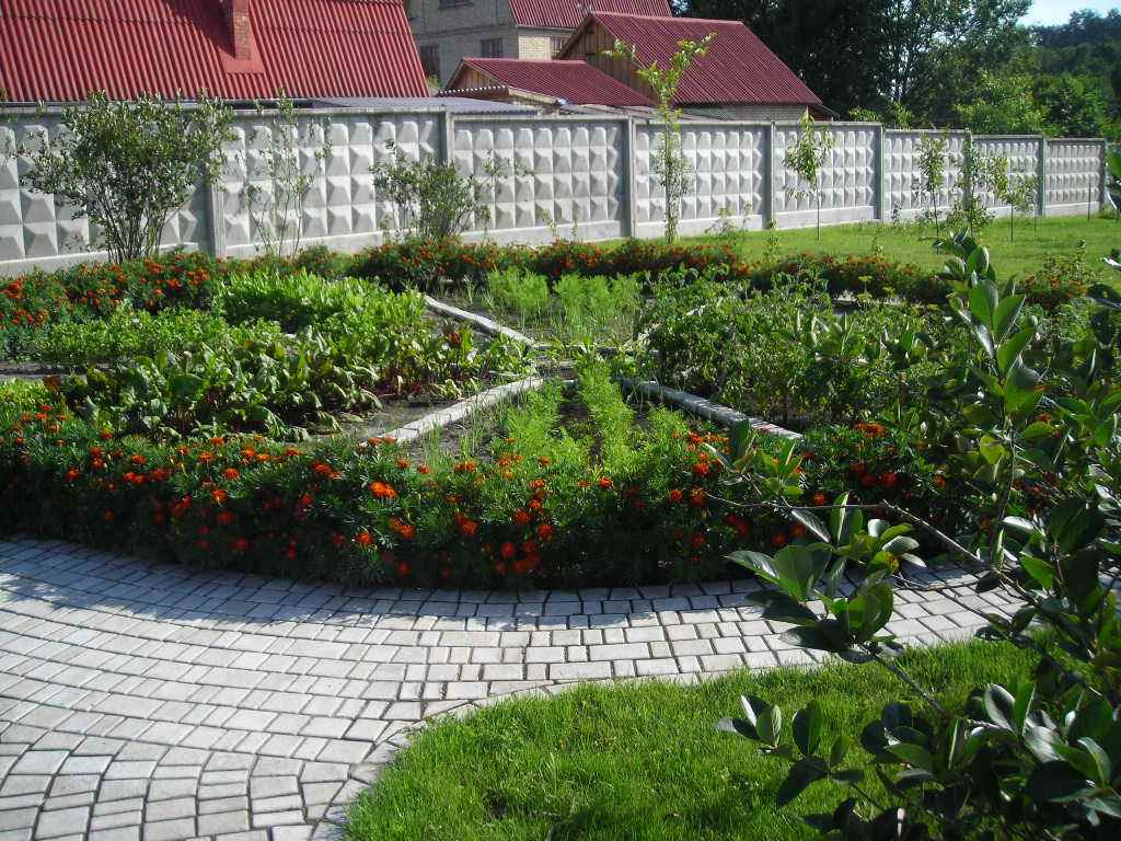 variant of a beautiful garden decor in a private courtyard