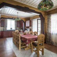 idea di un bellissimo interno cucina in una foto di casa in legno