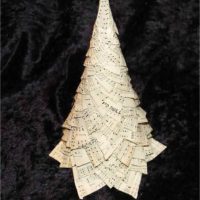 Ideja stvaranja prekrasnog božićnog drvca od papira vlastitim rukama