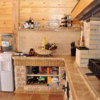 idea di un interno luminoso di una cucina in una foto di casa in legno