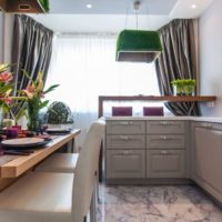 cucina design con finestra e tulle leggero