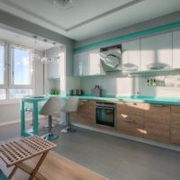 cucina design con finestra nei toni del blu