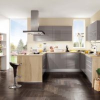 U-shaped kitchen layout