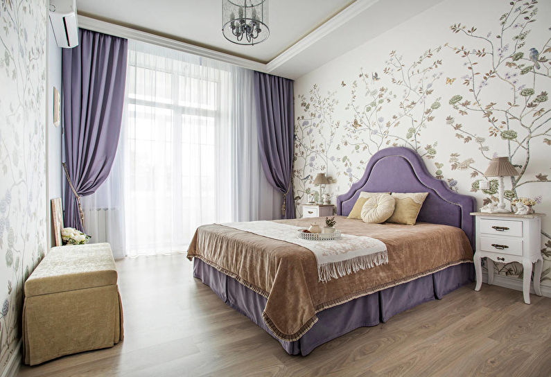 klasična spavaća soba s zavjesama