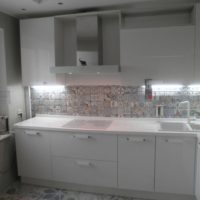 foto set dapur putih