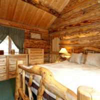 spavaća soba u dizajnu interijera drvene kuće