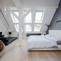 idées de design d'intérieur de chambre mansardée