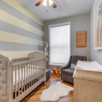 dječja soba za novorođenčad krevet od svijetlog drva