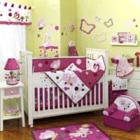 dječja soba za novorođenče svijetle boje