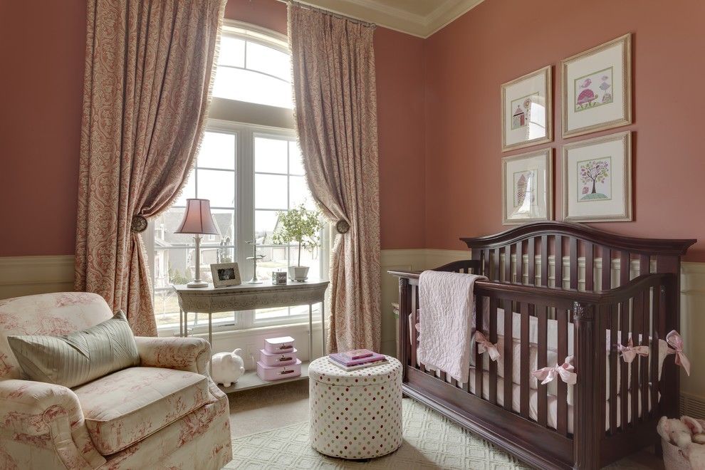 klasična spavaća soba za novorođenče