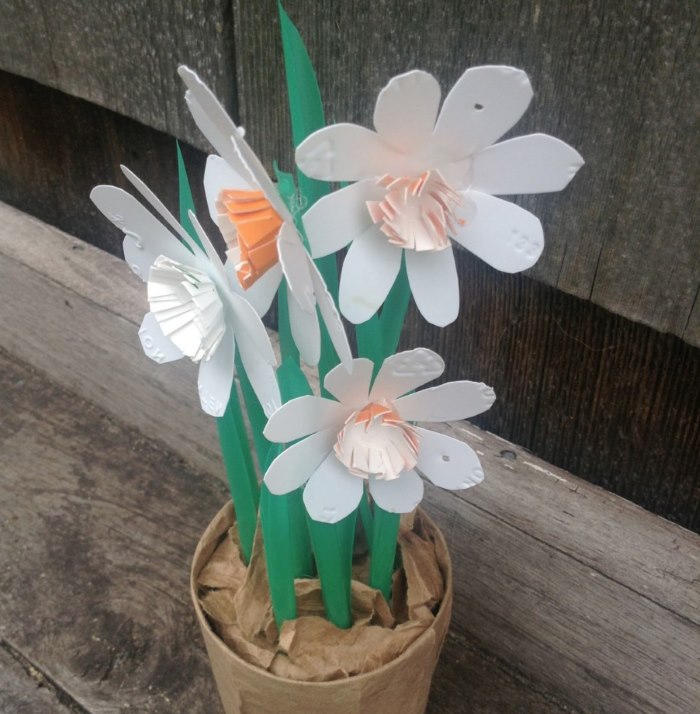 Fiori di plastica fai-da-te