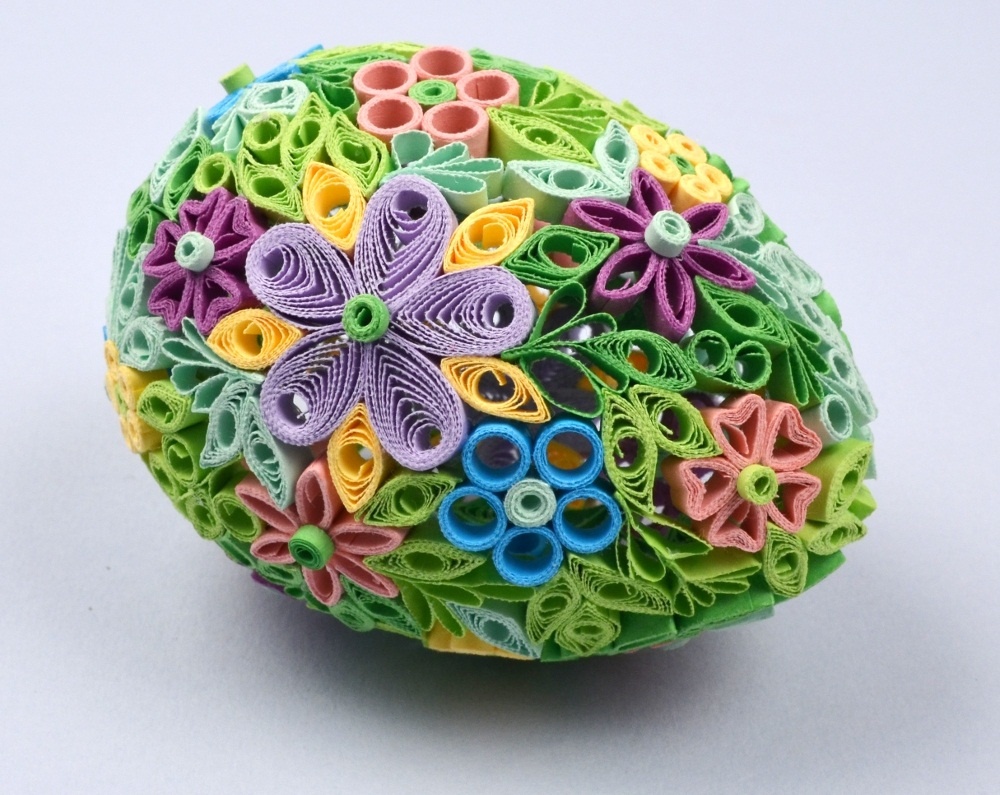 Fai da te quilling uovo di Pasqua