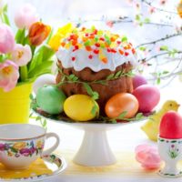 Easter table decor with butterflies