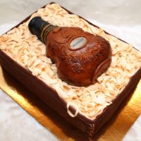 Cognac e torta come regalo per un uomo