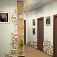 Decorating a bright hallway with natural stone tiles