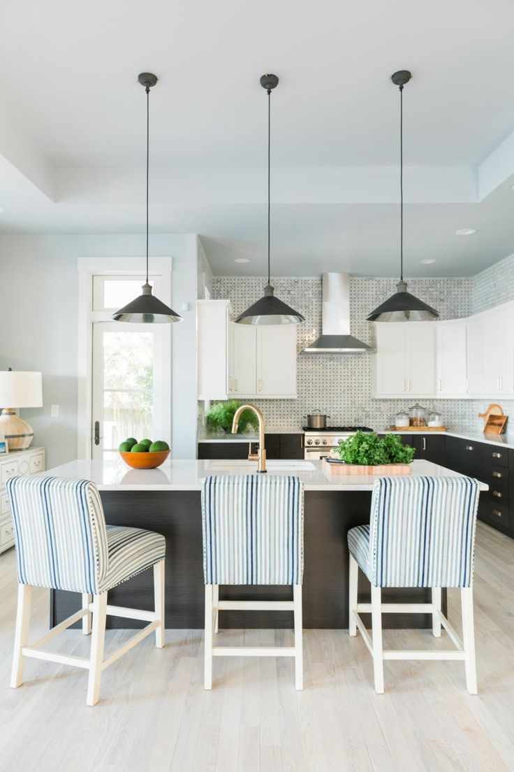 An example of a light style ceiling in the kitchen