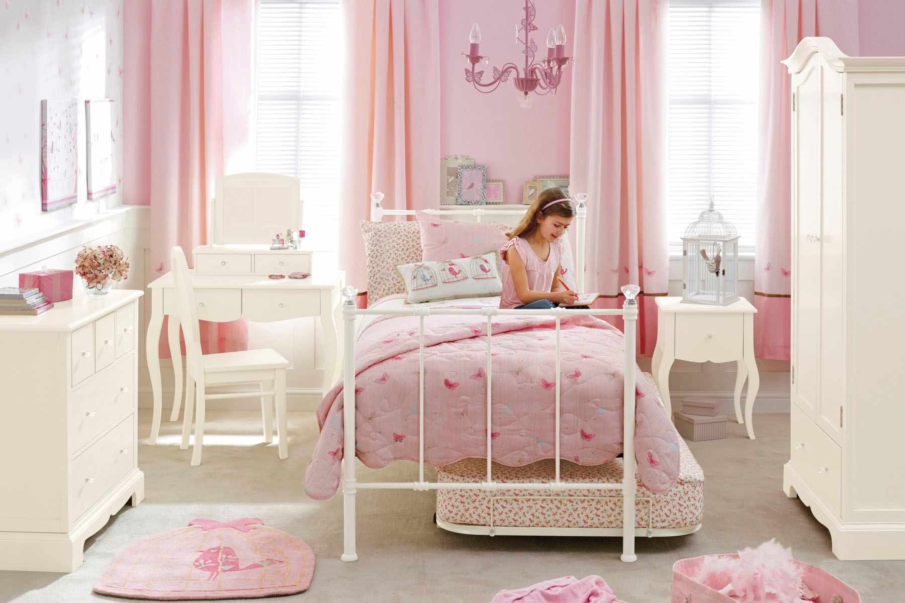 variante d'un style de chambre magnifique pour une fille