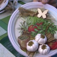 Satu contoh kraf cerah untuk bahagian dalam foto dapur