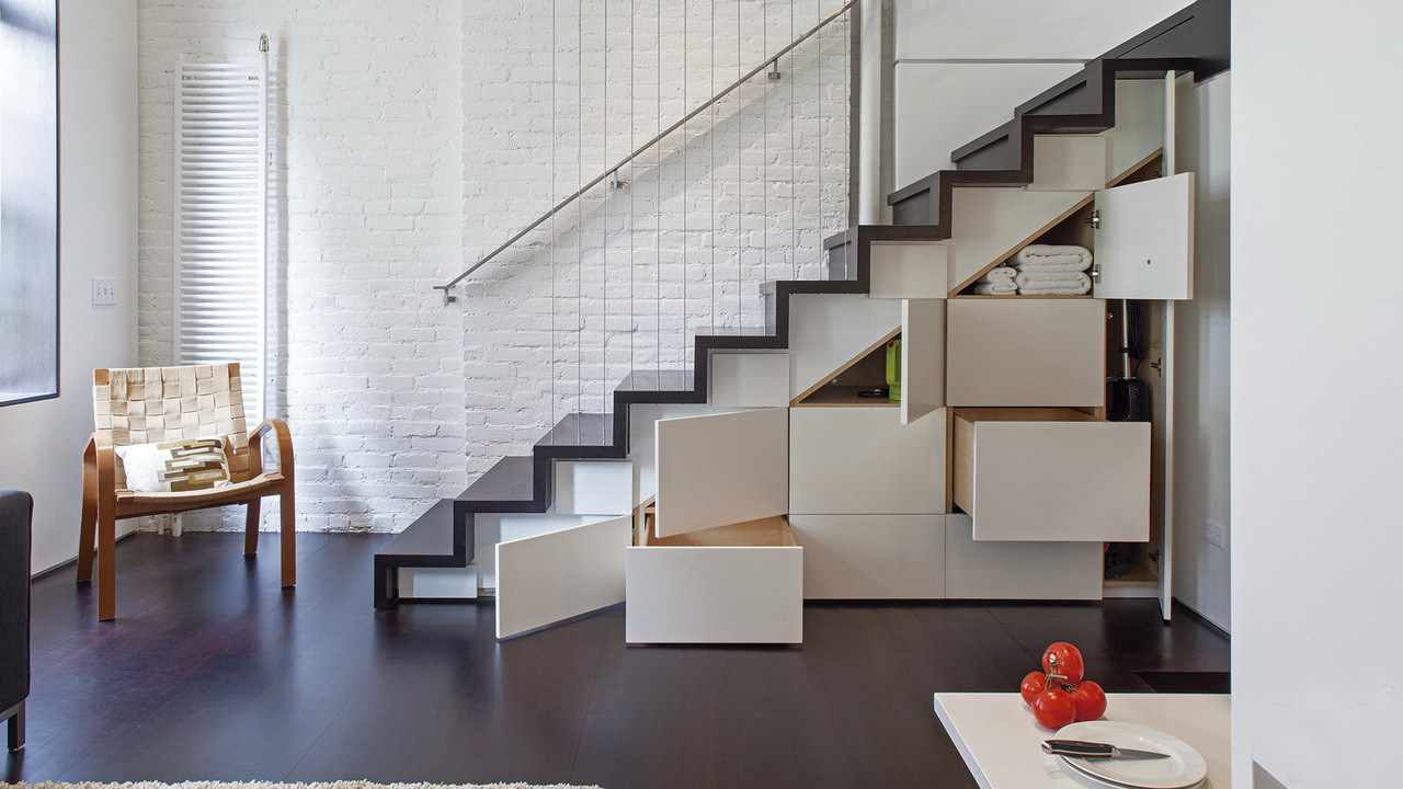 the idea of ​​a beautiful staircase design in an honest house