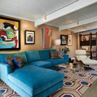 exemple d'un intérieur d'appartement lumineux dans le style d'une photo pop art