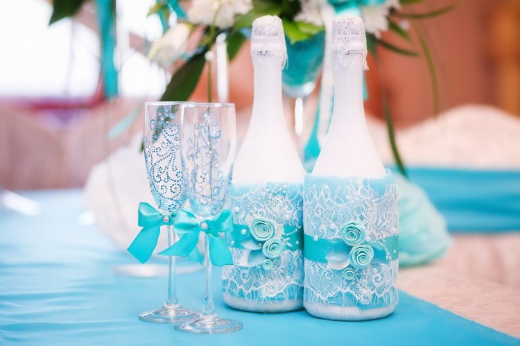 Décoration de champagne en dentelle à faire soi-même pour un mariage