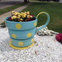 Cup-shaped flowerbed of car tires