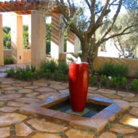 Fontana originale nel cortile di una casa privata