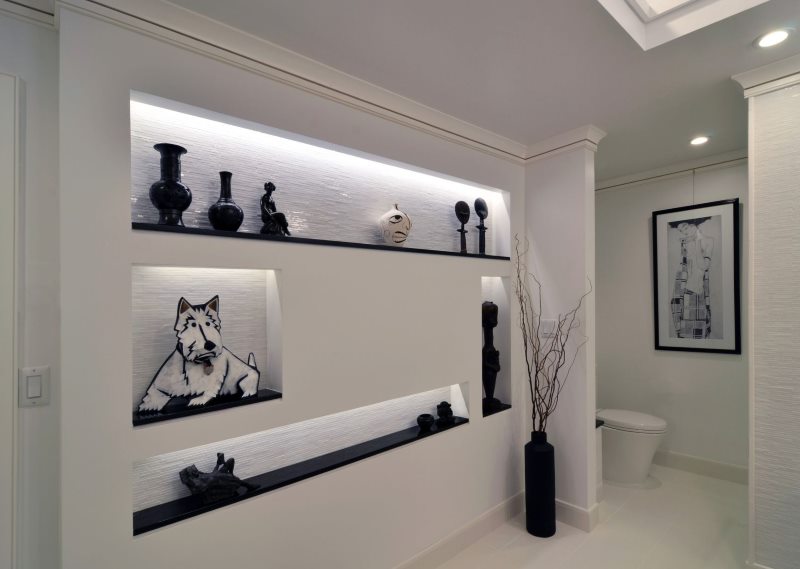 Niches pour la décoration à l'intérieur d'une pièce moderne