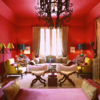 Red color in the interior of the room