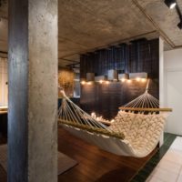 Hammock in the interior of a studio apartment of 37 squares