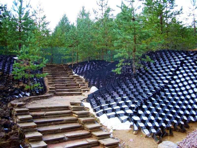 استخدام geogrid في تصميم المناظر الطبيعية لموقع الحديقة