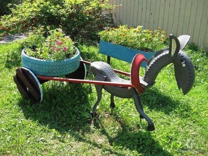 Âne à faire soi-même avec un chariot en forme de parterre de fleurs