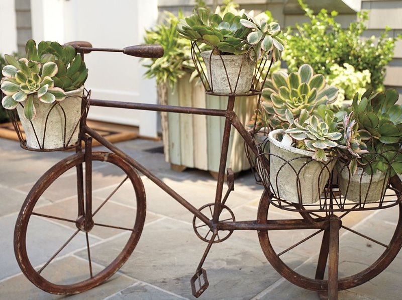 Flower bed from an old bicycle