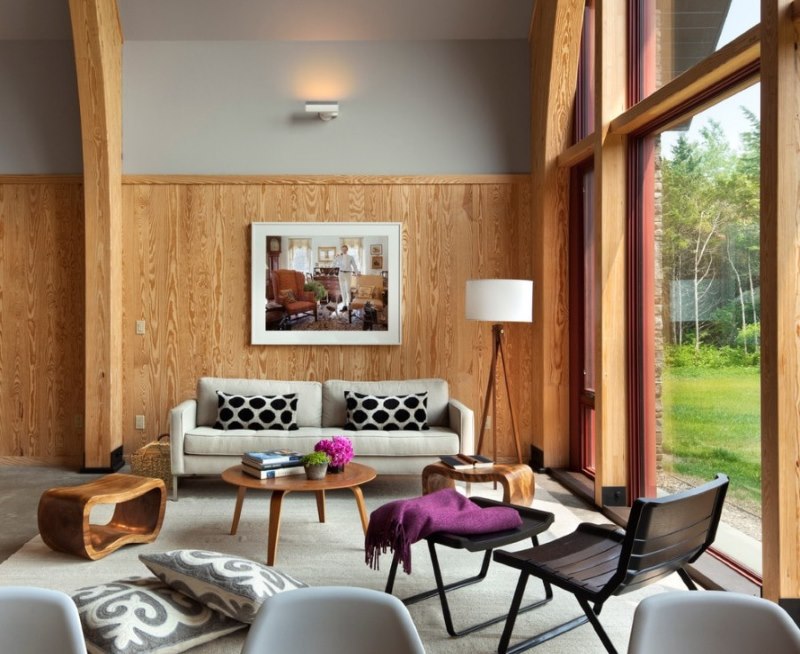 Light brown laminate on the walls of a room in a country house