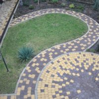 Pavés de couleur pour paver les allées du jardin