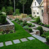 Stone and concrete in garden decoration