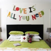 Wall decor over the bed in the bedroom